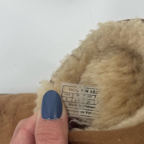 UGG Classic Short Shearling Boots Women’s 8 Chestnut Tan Suede Sheepskin Flaw‎ - Picture 10 of 10